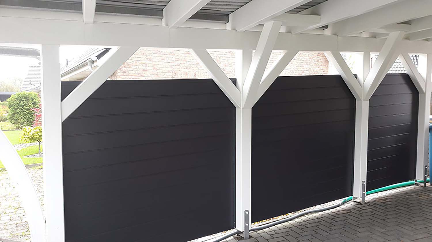Carport verkleiden in Anthrazit