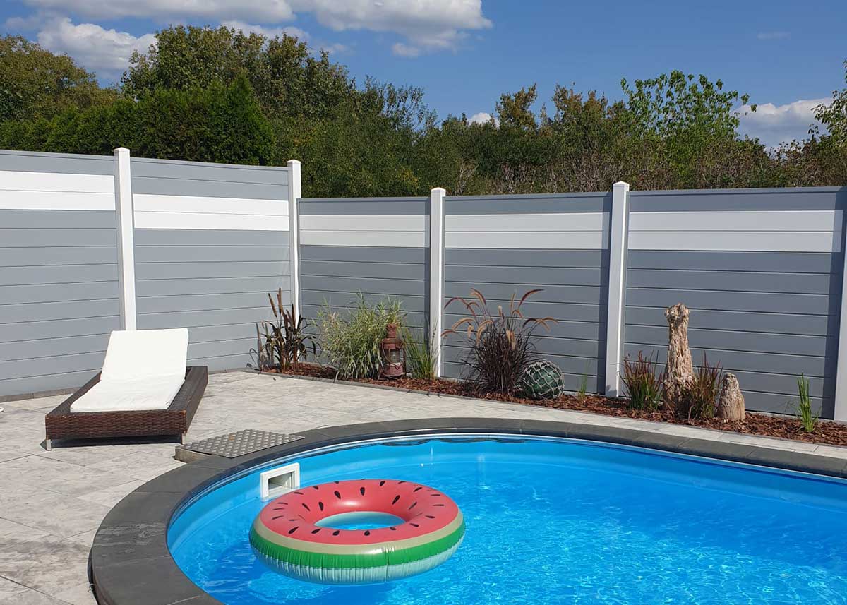 Sichtschutz am Pool mit in Gau und Weiß