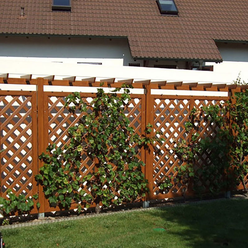SICHTAFLEX GERADE - große Rankgitterlemente in Holzoptik die nie wieder gestrichen werden müssen Sichtschutzzaun aus Kunststoff PVC in Golden Oak Holzoptik als Rankgitterelement für den Garten, nie mehr streichen