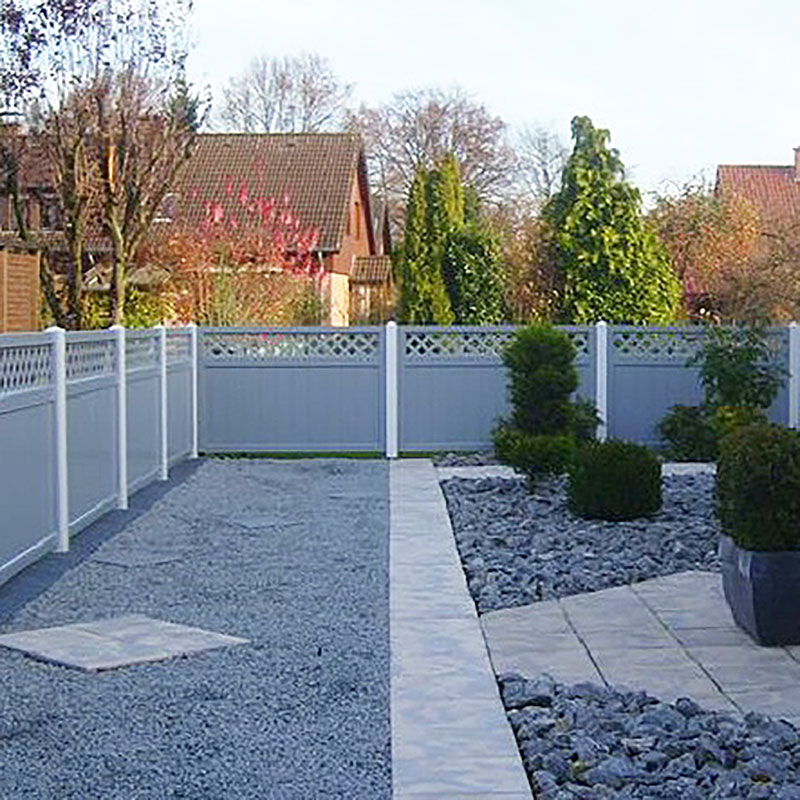 SICHTAFLEX GERADE - in halber Höhe, ideal für Vorgärten Sichtschutzzaun aus Kunststoff PVC in Grau mit Rankgitter und halber Höhe im Vorgarten