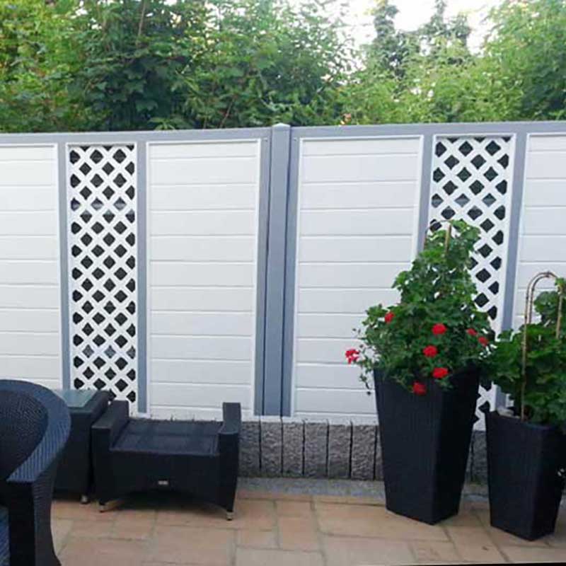 SICHTAFLEX GERADE - stabile Rahmen farblich abgesetzt und mit Rankgitter Sichtschutzzaun aus Kunststoff PVC in Weiß und Grau mit Rankgitter im Garten