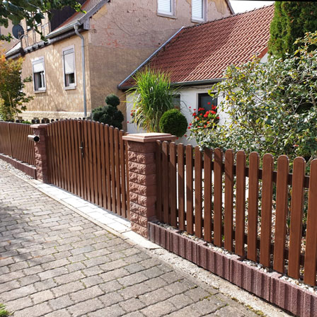 Lattenzaun GERADE in Nussbaum