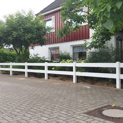 Querlattenzaun in Weiß