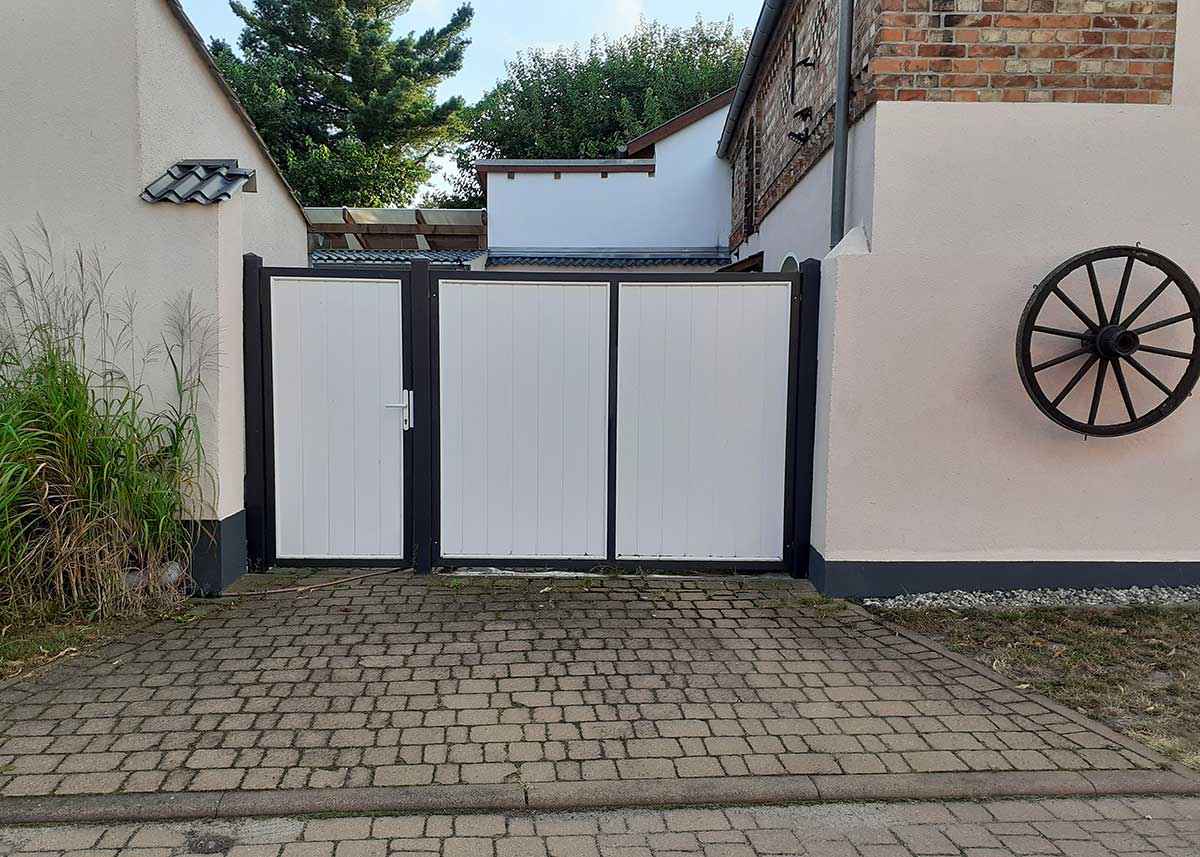 Torfüllpaneele aus hochwertigen Qualitäts-Kunststoff, nie mehr streichen, in Weiß